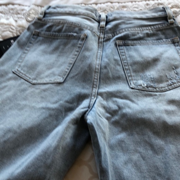 🌻Kendlall & Kylie NWT size 28 jeans, button closure - Picture 7 of 8